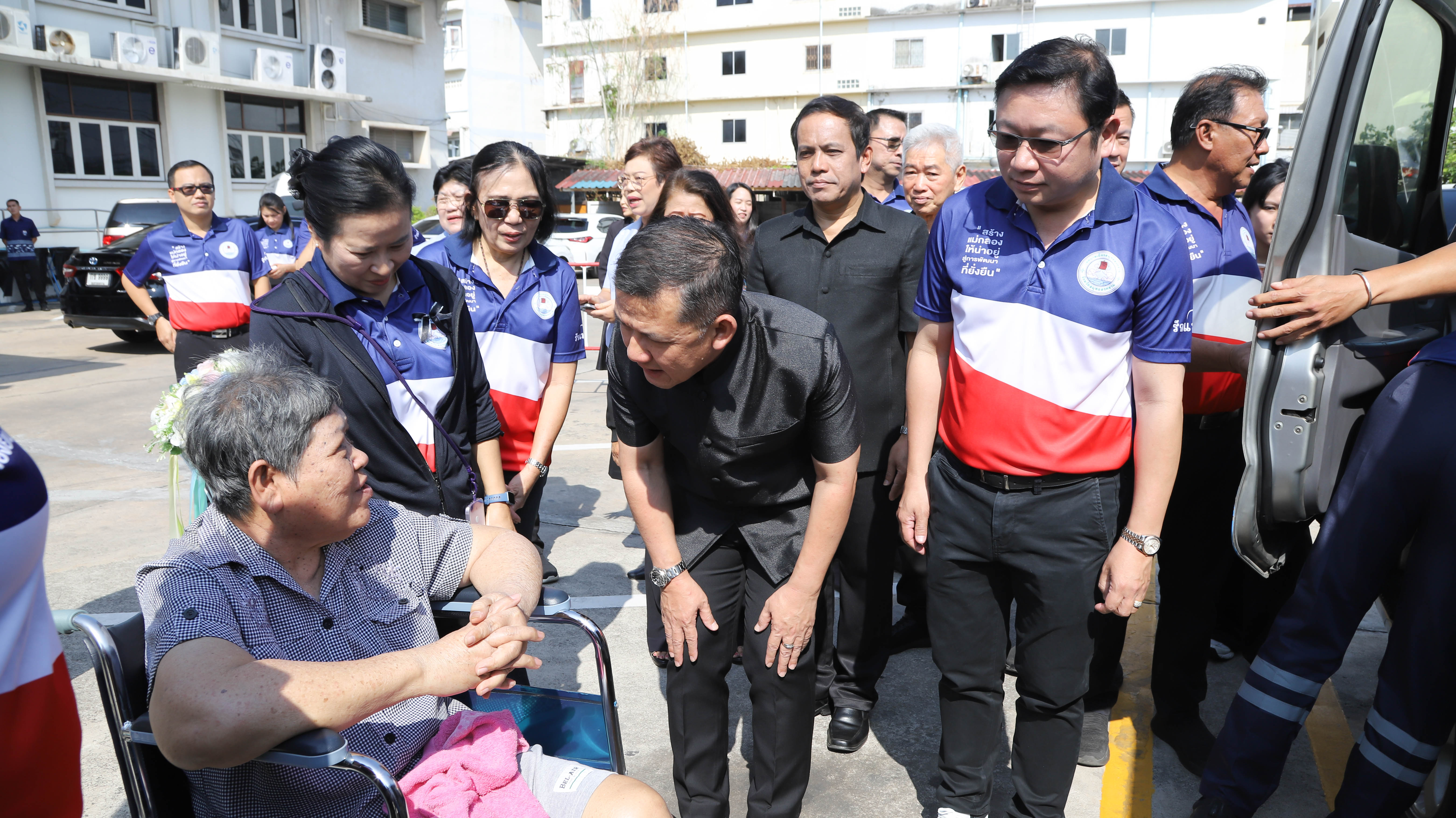 ผู้ว่าฯ สมุทรสงครามเป็นประธานเปิดโครงการจัดบริการพาหนะ รับ-ส่ง ผู้ทุพพลภาพเพื่อเข้ารับบริการสาธารณสุข