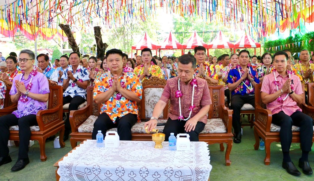 จังหวัดสมุทรสงคราม จัดใหญ่พิธีเจริญพระพุทธมนต์ และรดน้ำขอพร เนื่องในโอกาสประเพณีสงกรานต์ 2569