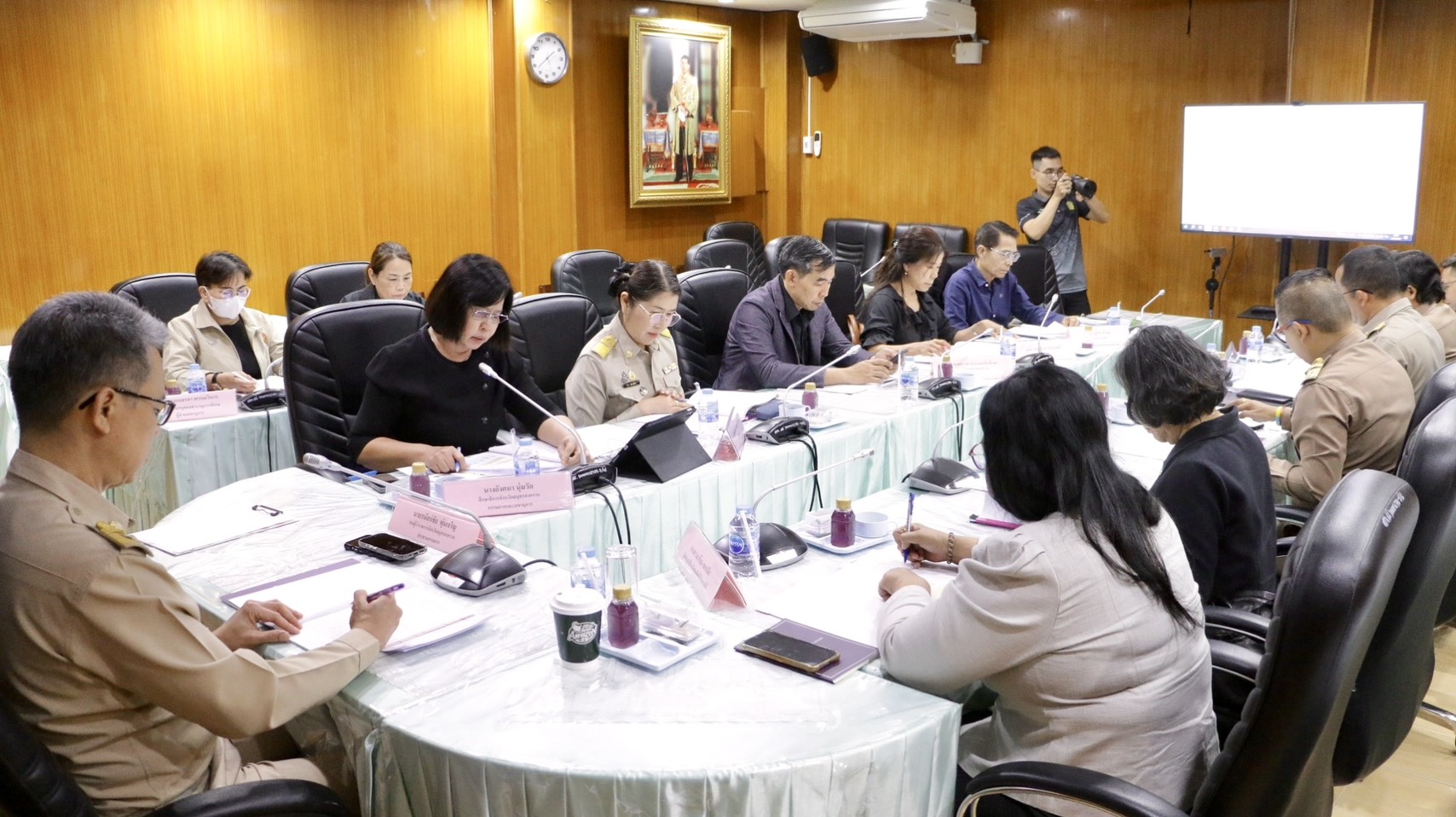 รองผู้ว่าฯ สมุทรสงคราม เป็นประธานการการประชุมคณะกรรมการคัดเลือกครูผู้สมควรได้รับพระราชทานรางวัลสมเด็จเจ้าฟ้ามหาจักรี ระดับจังหวัด ครั้งที่ 7 ปี พ.ศ. 2570 จังหวัดสมุทรสงคราม