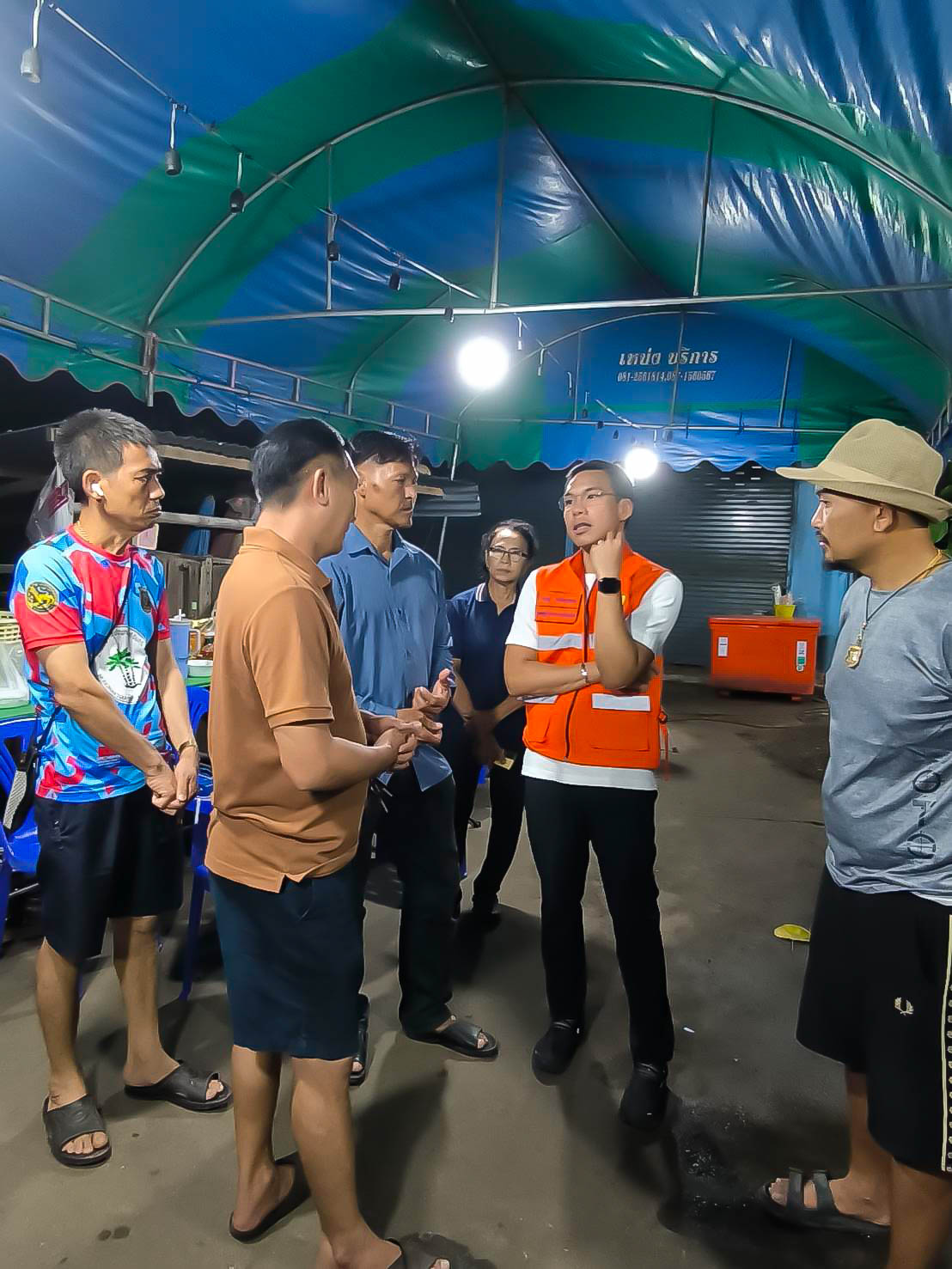 รองผู้ว่าฯ สมุทรสงคราม ลุยตรวจ 2 จุดสำคัญ ติดตามการบริหารจัดการน้ำ รับฟังปัญหาอุปสรรค พร้อมให้กำลังใจเจ้าหน้าที่ เร่งหาแนวทางแก้ไขปัญหา บรรเทาความเดือดร้อนประชาชน
